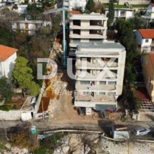 CRIKVENICA - Luksuzni penthouse u izgradnji 1.red do mora