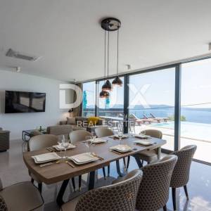 CRIKVENICA - Moderna vila s panoramskim pogledom na more!