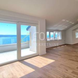 Crikvenica, novogradnja, etaža, 109.97m2, 3s+db, 200m od mora!