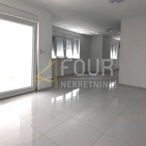 Crikvenica, novogradnja, etaža, 122.81m2, 3s+db, 200m od mora!