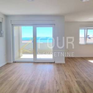 Crikvenica, novogradnja, etaža, 122.81m2, 3s+db, 200m od mora!