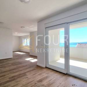 Crikvenica, novogradnja, etaža, 122.81m2, 3s+db, 200m od mora!