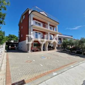 CRIKVENICA - Predivna apartmanska kuća s panoramskim pogledom na more!