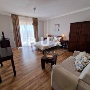 CRIKVENICA - Predivna apartmanska kuća s panoramskim pogledom na more!