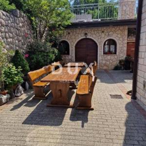 CRIKVENICA - Predivna apartmanska kuća s panoramskim pogledom na more!