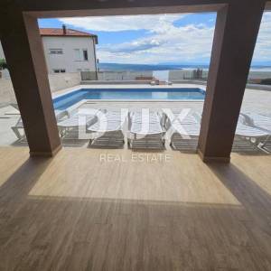 CRIKVENICA - predivna kuća 270 m2 s bazenom na odličnoj lokaciji