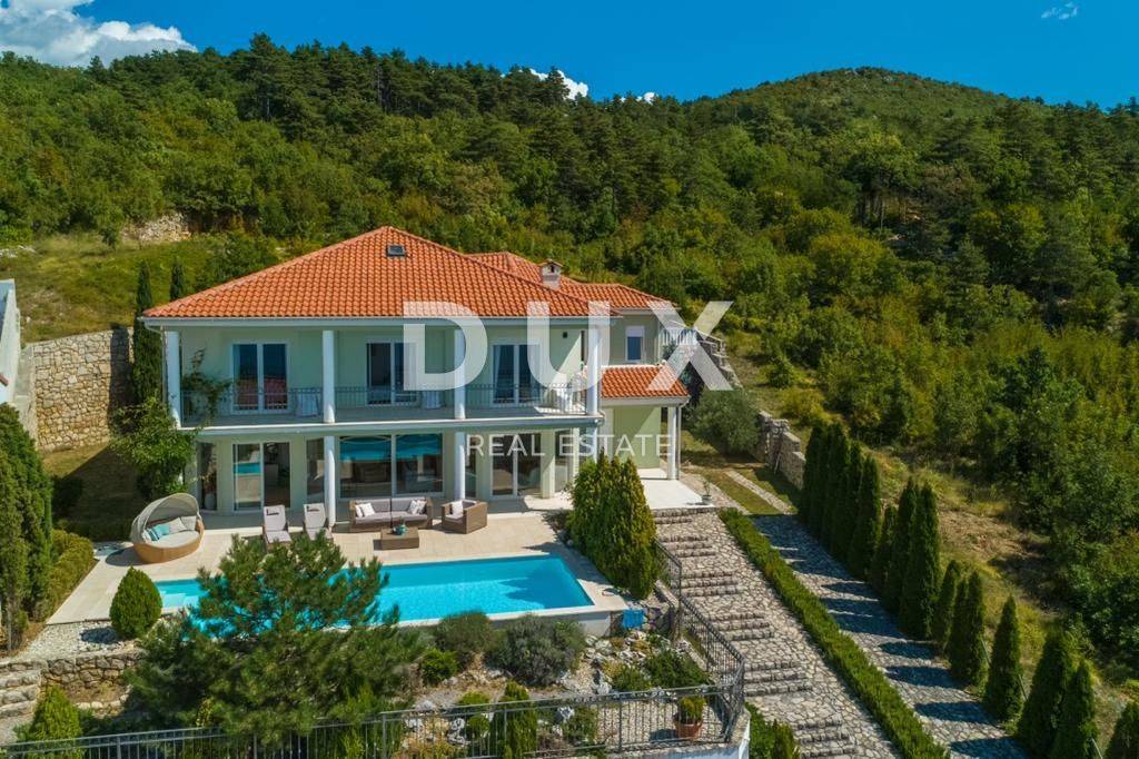 CRIKVENICA- prekrasna kuća sa bazenom