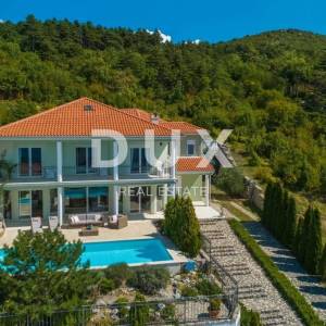 CRIKVENICA- prekrasna kuća sa bazenom