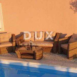 CRIKVENICA- Prekrasna villa s 3 apartmana i bazenom