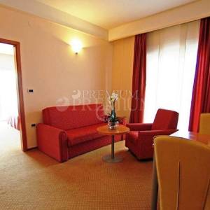 Crikvenica, prodaja hotela sa 4* na atraktivnoj lokaciji, prvi red do mora!!!