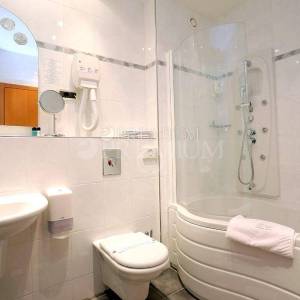 Crikvenica, prodaja hotela sa 4* na atraktivnoj lokaciji, prvi red do mora!!!