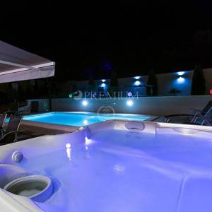 Crikvenica, prodaja kuće s uhodanim turističkim poslovanjem!