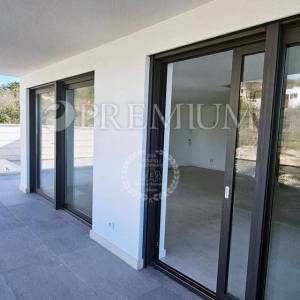 Crikvenica, prodaja luksuznog dvoetažnog apartmana od 170 m2 s vrtom i bazenom u izgradnji na ekskluzivnoj lokaciji!