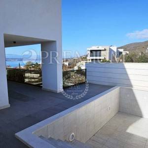 Crikvenica, prodaja luksuznog dvoetažnog apartmana od 170 m2 s vrtom i bazenom u izgradnji na ekskluzivnoj lokaciji!