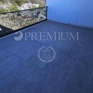 Crikvenica, prodaja luksuznog dvoetažnog apartmana od 170 m2 s vrtom i bazenom u izgradnji na ekskluzivnoj lokaciji!