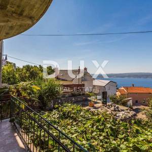 CRIKVENICA - Prostrana kuća s predivnim pogledom na more, 500 m od plaže