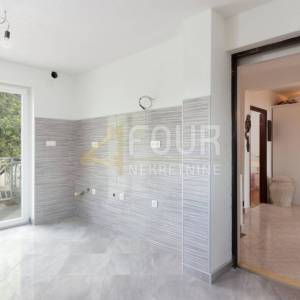 Crikvenica, prostrana kuća s pogledom na more, 309.6m2