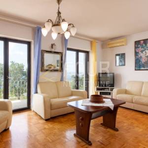 Crikvenica, prostrana kuća s pogledom na more, 309.6m2
