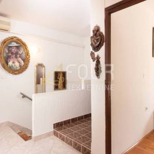 Crikvenica, prostrana kuća s pogledom na more, 309.6m2