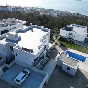 CRIKVENICA - Prostrana vila s panoramskim pogledom na more!