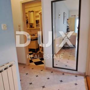 CRIKVENICA - Samostojeća kuća od 300 m2, udaljena samo 100 m od mora