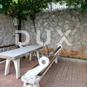 CRIKVENICA - Samostojeća kuća od 300 m2, udaljena samo 100 m od mora