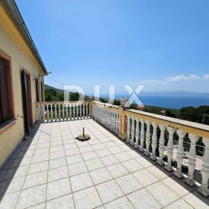 CRIKVENICA - samostojeća kuća s pogledom na more 