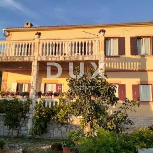 CRIKVENICA - samostojeća kuća s pogledom na more 