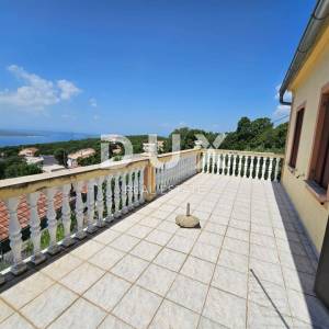 CRIKVENICA - samostojeća kuća s pogledom na more 
