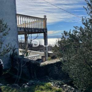 CRIKVENICA - samostojeća kuća s pogledom na more 