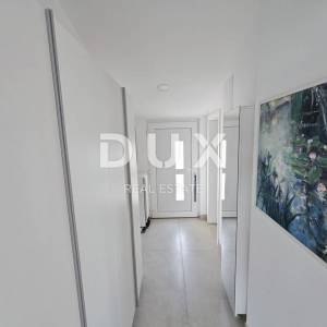 CRIKVENICA - Savršen penthouse na savršenoj lokaciji!