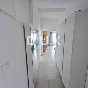CRIKVENICA - Savršen penthouse na savršenoj lokaciji!