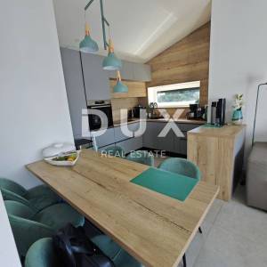 CRIKVENICA - Savršen penthouse na savršenoj lokaciji!