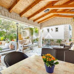 CRIKVENICA, SELCE - Jedinstvena Villa za obiteljski hotel