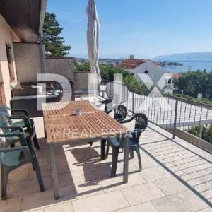 CRIKVENICA, SELCE - primorska kuća na odličnoj lokaciji