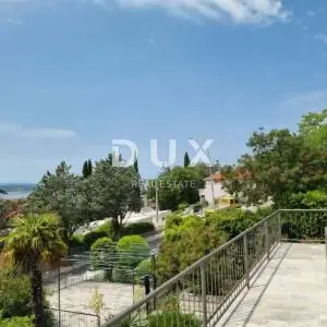 CRIKVENICA, SELCE - primorska kuća na odličnoj lokaciji