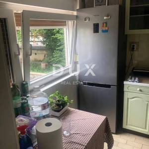 CRIKVENICA, SELCE - prizemlje kuće s tri apartmana, 150 m od mora