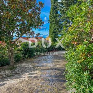 CRIKVENICA, SELCE - veća kuća s okućnicom 200 metara od mora s pogledom na more
