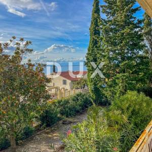 CRIKVENICA, SELCE - veća kuća s okućnicom 200 metara od mora s pogledom na more