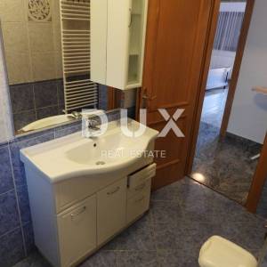 CRIKVENICA - stan 1. kat 200 m2 s panoramskim pogledom na more + okoliš 250 m2