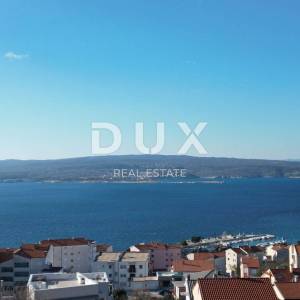 CRIKVENICA - stan 1. kat 200 m2 s panoramskim pogledom na more + okoliš 250 m2
