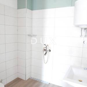 CRIKVENICA - stan 1. kat 200 m2 s panoramskim pogledom na more + okoliš 250 m2