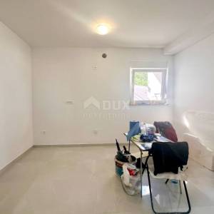 CRIKVENICA - stan 2S+DB, u prizemlju novogradnje, blizina mora, 2688 EUR m2, TOP PRILIKA!