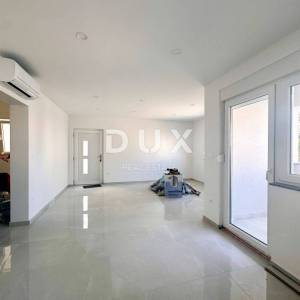 CRIKVENICA - stan 2S+DB, u prizemlju novogradnje, blizina mora, 2688 EUR m2, TOP PRILIKA!