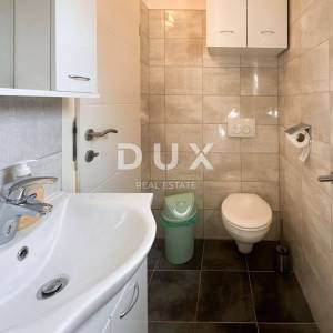 CRIKVENICA - Stan podijeljen u dva apartmana s prekrasnim pogledom na more. GARAŽA!