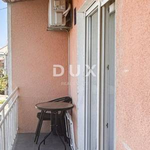 CRIKVENICA - Stan podijeljen u dva apartmana s prekrasnim pogledom na more. GARAŽA!