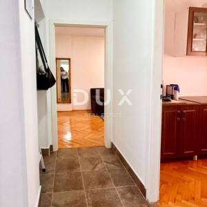 CRIKVENICA - Stan podijeljen u dva apartmana s prekrasnim pogledom na more. GARAŽA!