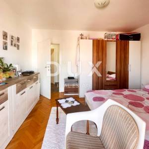 CRIKVENICA - Stan podijeljen u dva apartmana s prekrasnim pogledom na more. GARAŽA!