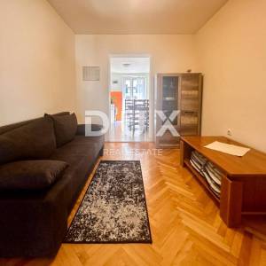 CRIKVENICA - Stan podijeljen u dva apartmana s prekrasnim pogledom na more. GARAŽA!