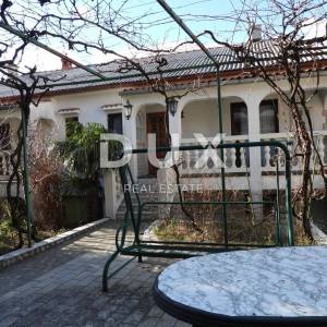 CRIKVENICA - stan prizemlje 180 m2 s panoramskim pogledom na more + okoliš 250 m2